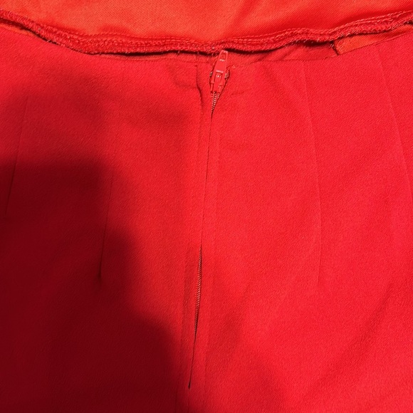 Red backless romper - Picture 4 of 4